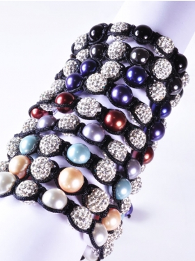 Muschelkernperle in verschiedenen Farben und Strass-Keramik-Perlen weiss, Shamballa Armband mit verstellbarer Fallschirmschnur, 1 St.