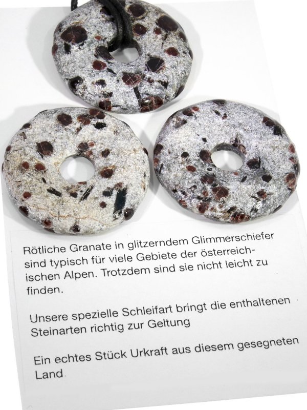 Donut Granat in Schiefer - I am from Austria
