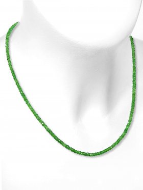 Tsavorit Halskette, facettierte Linsen 33 ct. ø 2,5 mm, Karabinerverschluss aus 925 Silber, Länge 43 cm, Unikat