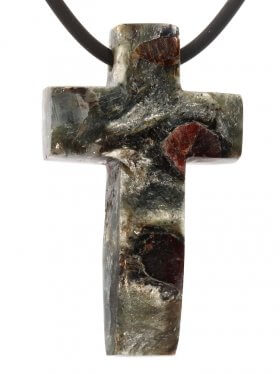 Souvenir aus Kärnten - Kreuz Anhänger aus Granat u. Disthen in Schiefer mit seitlicher Bohrung