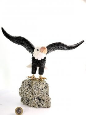 Marmor Adler auf Pyrit Sockel, Unikat