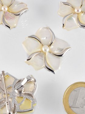 Perlmutt Anhänger/Brosche, mit Perle und Silber, Flora Collection