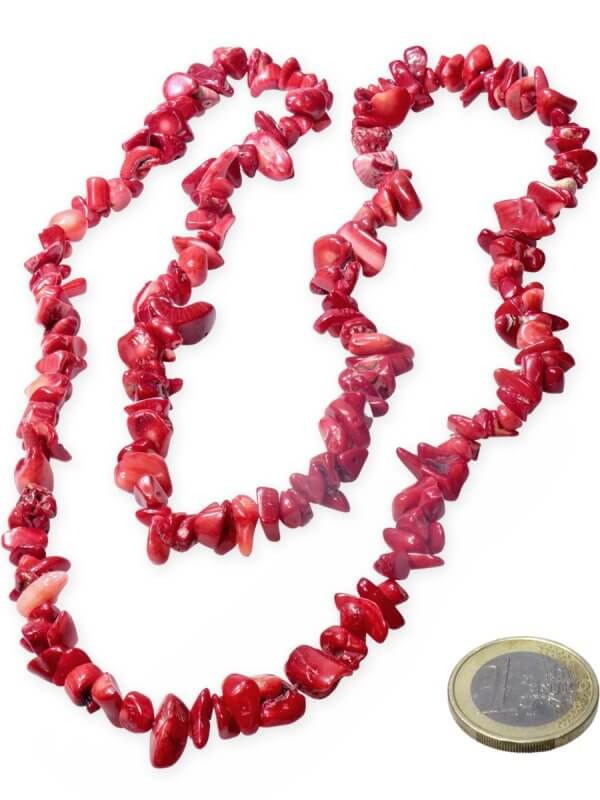 Coral colored, chips necklace