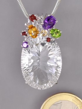 Bergkristall mit Edelsteinen, Anhänger, Flora-Collection