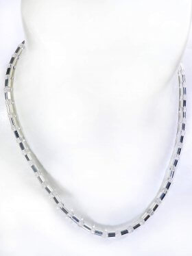 Halskette aus dem Schmuckstein Bergkristall kombiniert mit Silberröhrchen aus 925 Silber rhodiniert