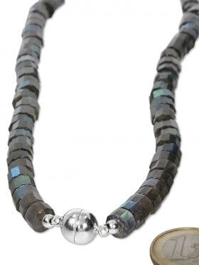 Labradorit facettiert in Discform ca. 8 mm, Halskette mit Magnetverschluss aus 925 Silber, Länge ca. 43 cm